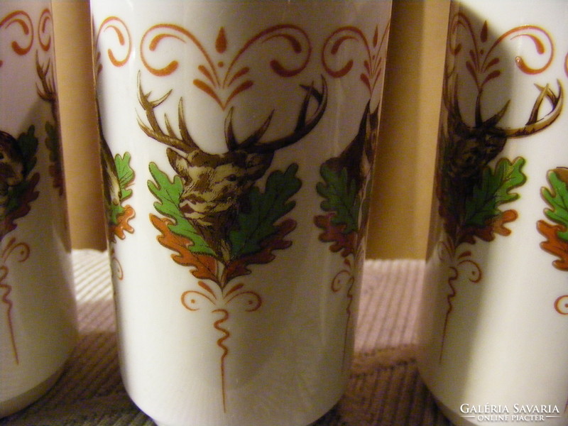 4 porcelain hunting cups