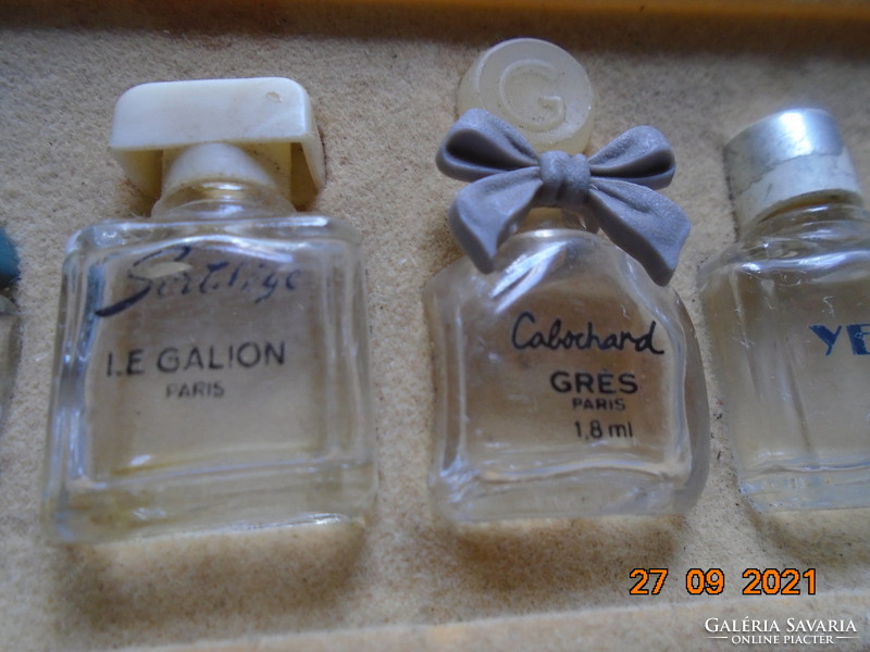 Les mumsure perfumes de paris (= the best perfumes in Paris) vintage perfume selection in mini bottles