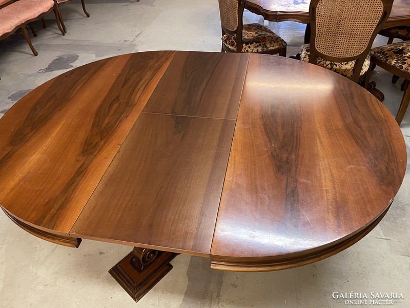 Kor table can be opened to an oval shape