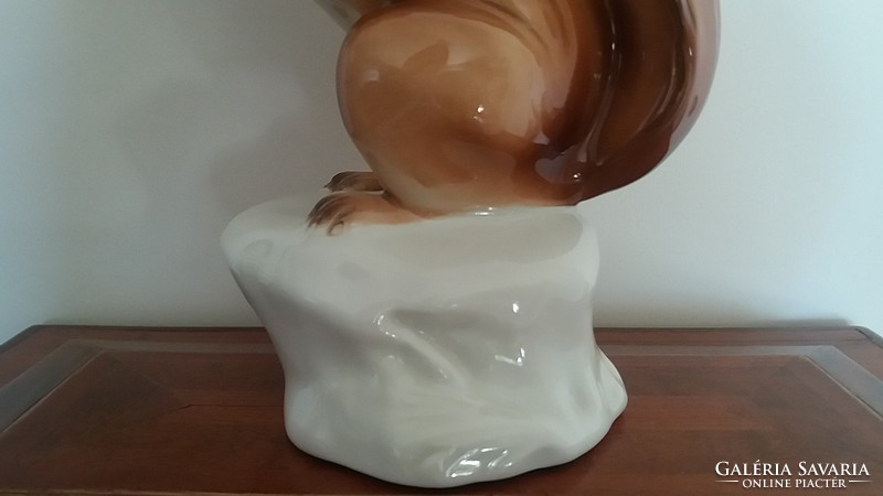 Régi nagy méretű 24 cm es Royal Dux vintage porcelán mókus