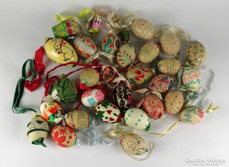 1L303 collection of painted Easter eggs 29 pieces
