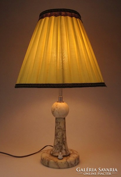 1L227 old table lamp with marble base 47 cm