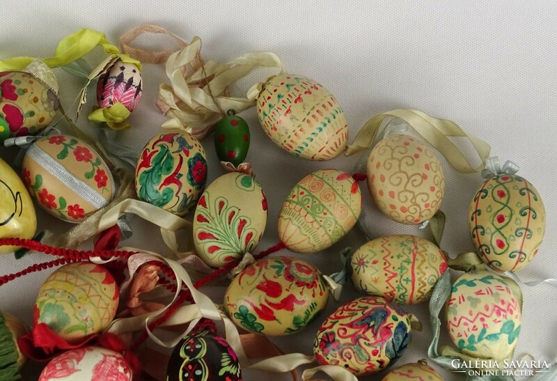 1L303 collection of painted Easter eggs 29 pieces