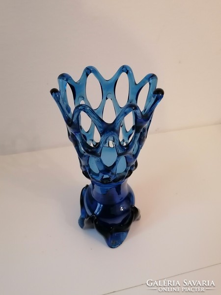 Kék szakított üveg váza