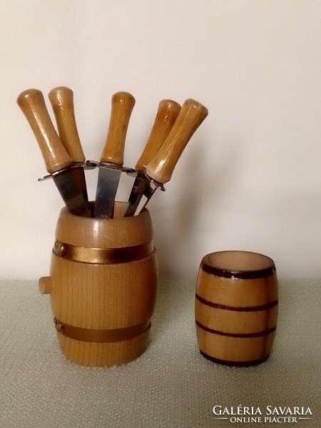 Retro wood-handled steel sandwich sword snack cold plate set wooden barrel toothpick holder party accessory