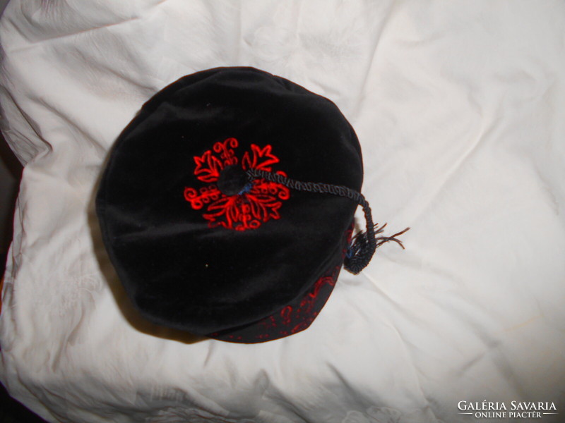 Black velvet embroidered men's headgear-with silk lining-never been used