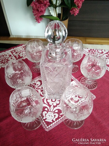 White cognac crystal glass offering with 6 white crystal cognac glasses.