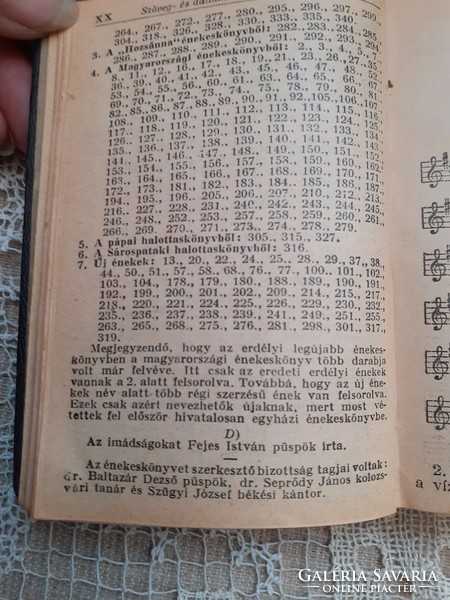 ANTIK APÁCA HAGYATÉK ÉNEKES KÖNYV FÉM ASZTALI KERESZT RÉZ RÓZSAFÜZÉR RÉZ FÉMKERTEBEN SZŰZ MÁRIA KÉP