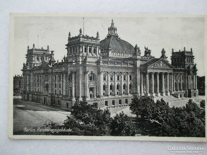 Berlin picture postcard with the Reichstag, Hindenburg stamp, early 1930s