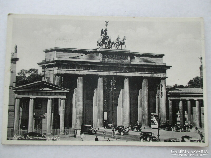 Berlini képes levelezőlap a Brandenburgi kapuval, Hindenburg-bélyeggel,1930-as évek eleje