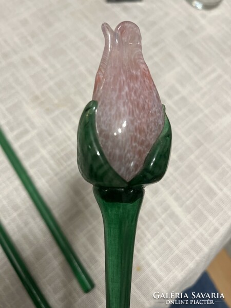 55 cm (!) long, handcrafted glass tulips. Very rare, beautifully crafted pieces! 250 G/pc