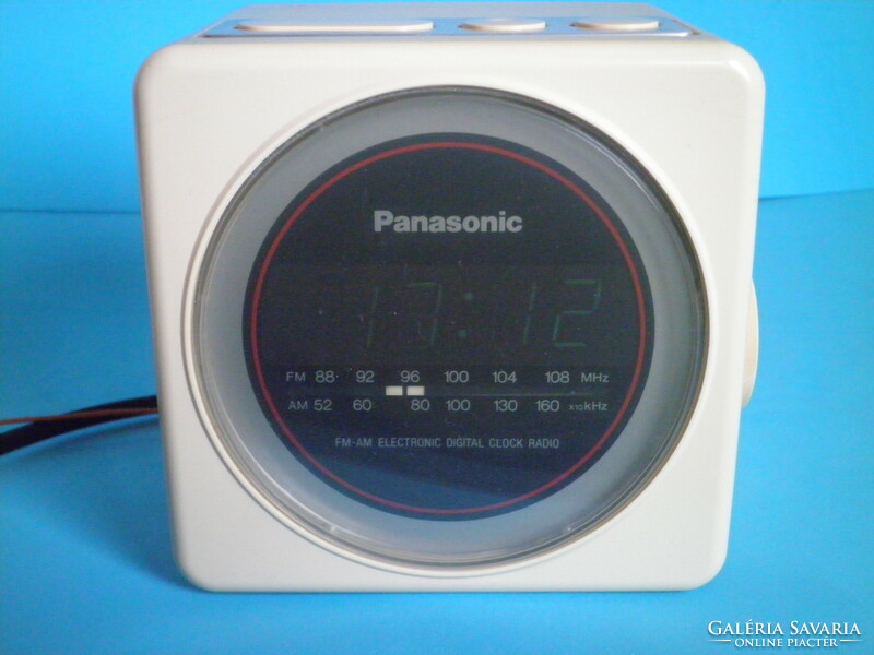 Vintage panasonic rc-57 cube radio alarm clock
