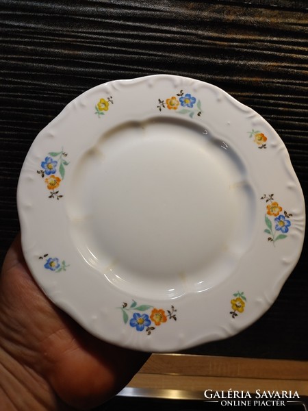 19 Cm Zsolnay flower pattern flat plate