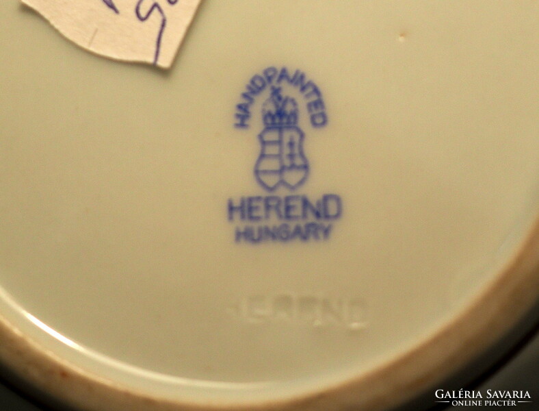 Herend kitty-patterned vase
