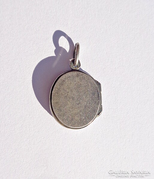 Openable silver pendant with Hungarian national relic inscription