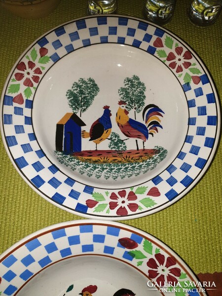 Wall plates with roosters from Wilhelmsburg