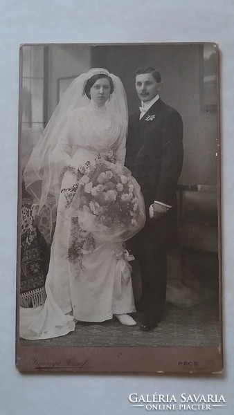 Antique wedding photo easy József photographer Pécs studio photo bride groom image