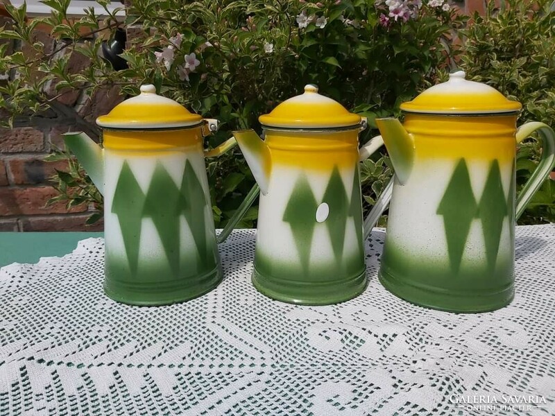Gyönyörű zománcos sárga fehér zöld  kiöntő teáskanna  nosztalgia falusi paraszti
