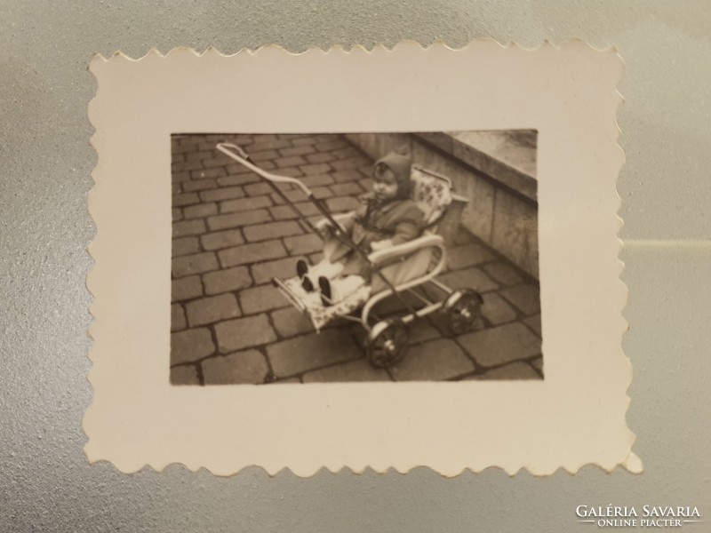 Régi gyerekfotó vintage mini fénykép babakocsi kép