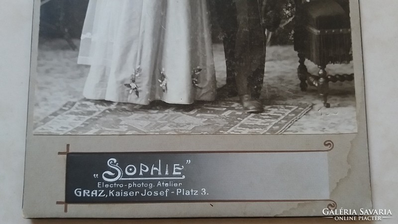 Antik esküvői fotó Shopie fotográfus Graz műtermi fénykép menyasszony vőlegény kép