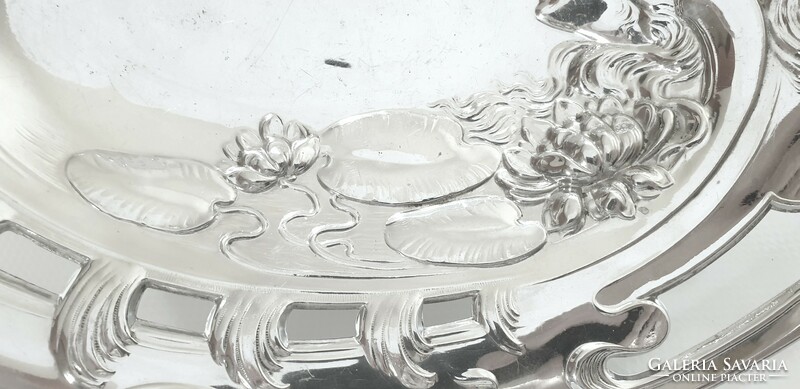 Szecessziós (art nouveau) ezüstözött kínáló, asztalközép