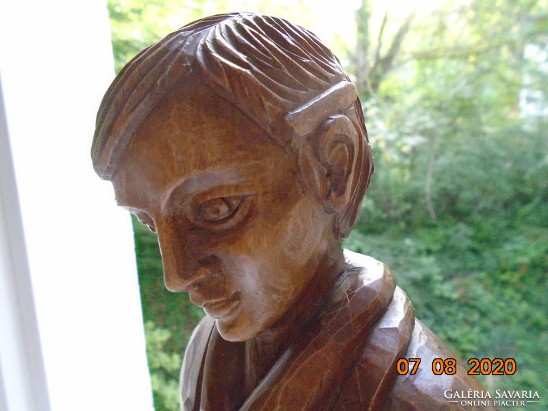 AZ ASZTALOSMESTER nagyméretű egy darab fából faragott szobor