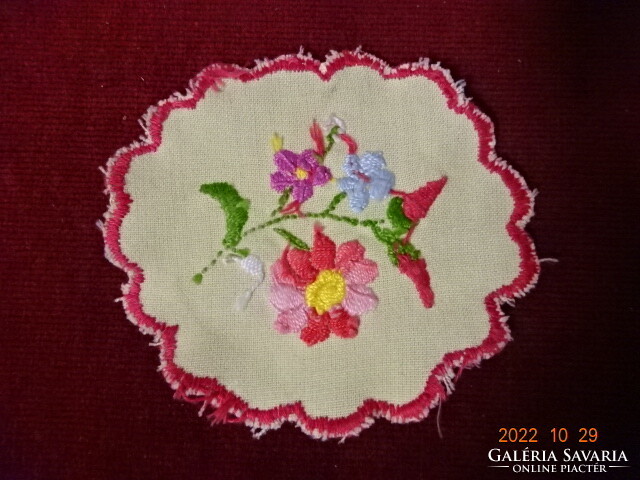 Embroidered tablecloth with Kalocsa pattern, embroidered on yellow canvas. He has! Jokai.