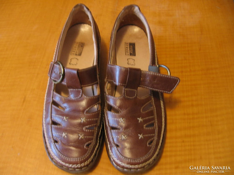 Easy Street barna bőr könnyű cipő 39