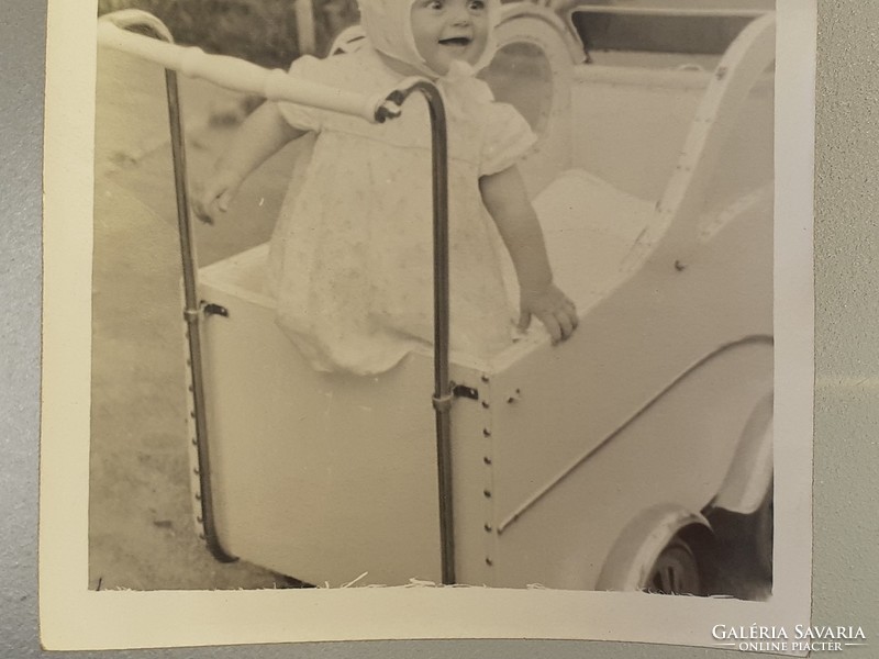 Régi gyerekfotó vintage fénykép babakocsi kép