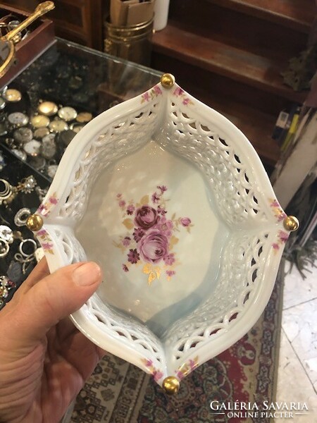 Wallendorf porcelán asztalközép, kináló, 16 cm-es átmérő.