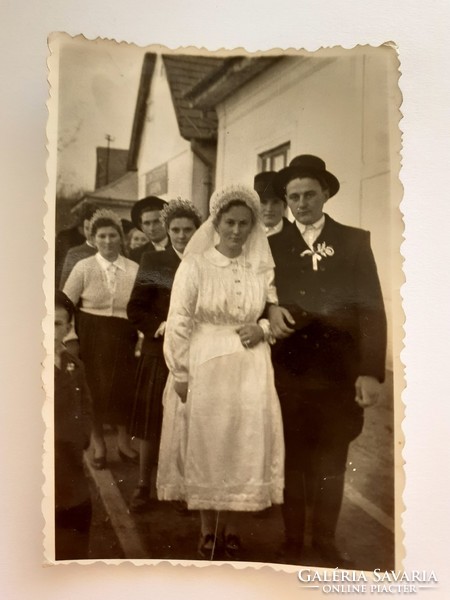 Régi falusi esküvői fotó vintage fénykép menyasszony vőlegény