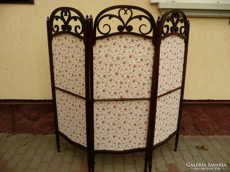 Beautiful antique 3-part, fully folding screen, reupholstered with new art nouveau textile