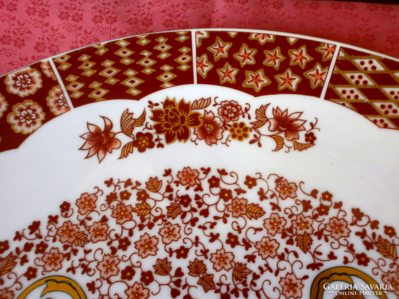 Beautiful Japanese porcelain serving bowl and plate