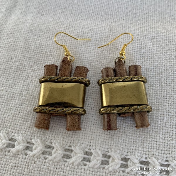 Old very interesting copper and wood earrings from the 80s, special copper hook earrings