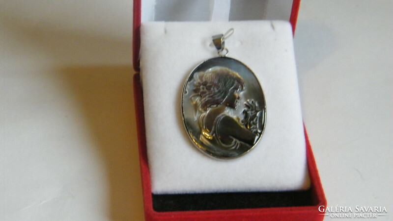 Carved cameo large pendant