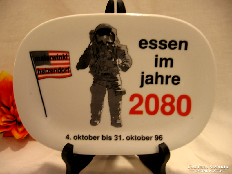 Souvenir funny plate with an astronaut figure malerwinkl hatzendorf 1996 -2080