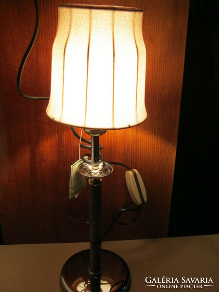 Fém asztali lámpa