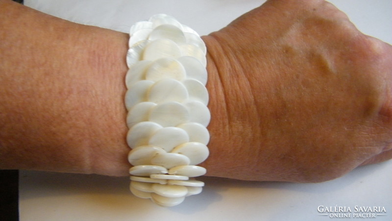 Mother of pearl, wide bracelet