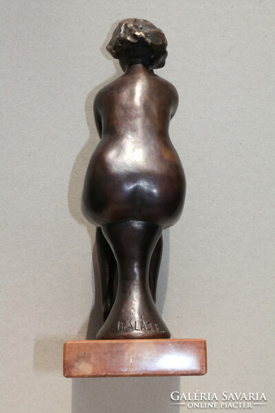 Eszter Balás: seated nude bronze!