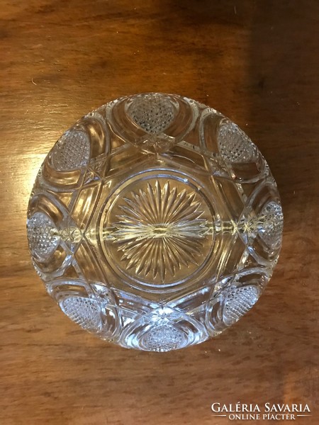 Serving bowl made of molded glass. In undamaged condition. Inside with a 4 cm high separator in the middle.