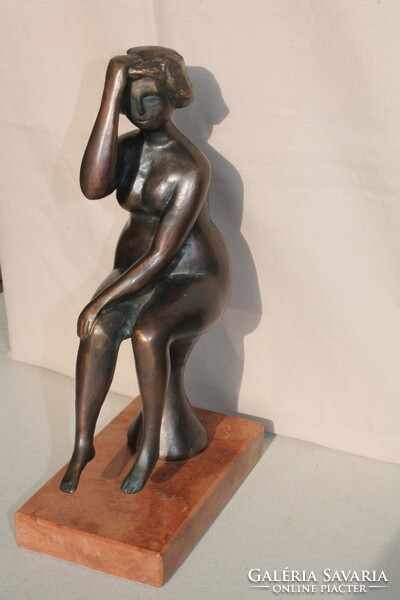 Eszter Balás: seated nude bronze!