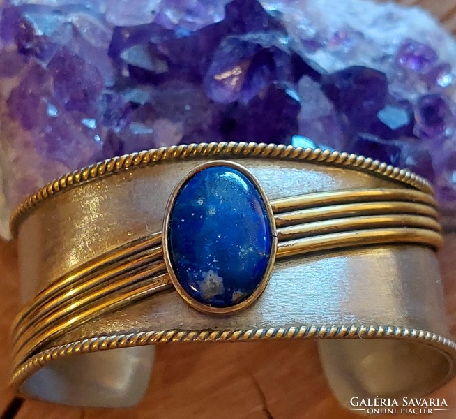 Lápisz lazuli köves fém karperec aranyozott diszítéssel