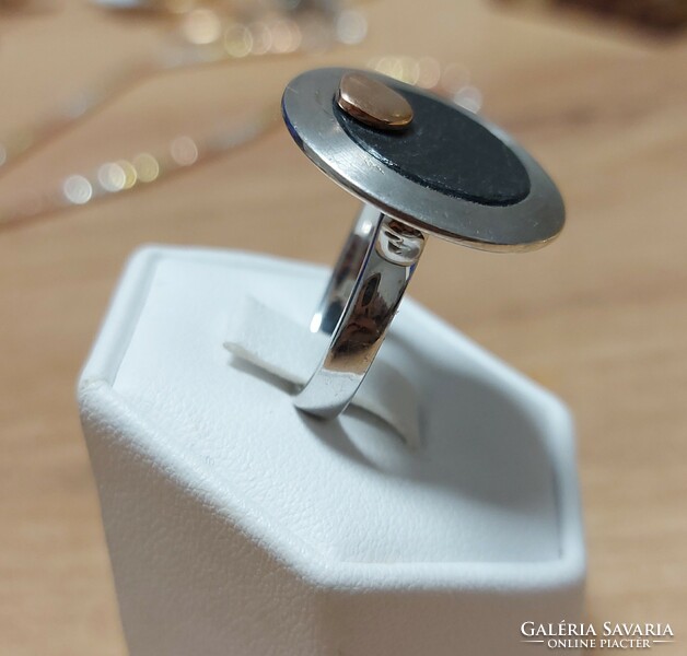 Designer ezüst gyűrű, lávakő berakással