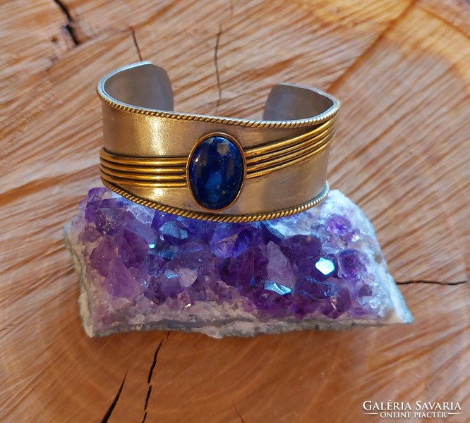 Lápisz lazuli köves fém karperec aranyozott diszítéssel
