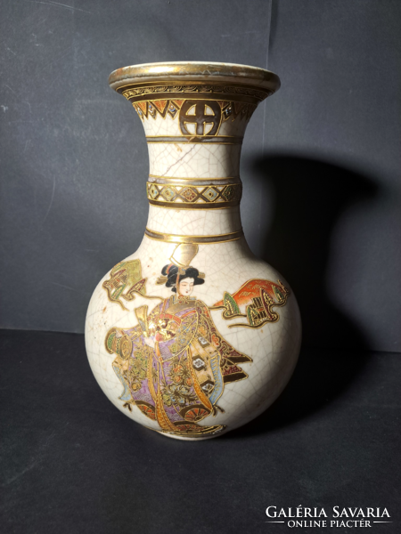 Satsuma váza (25 cm magas, 15 cm széles) japán porcelán
