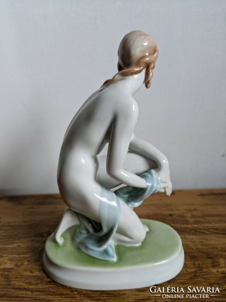 Zsolnay - female nude