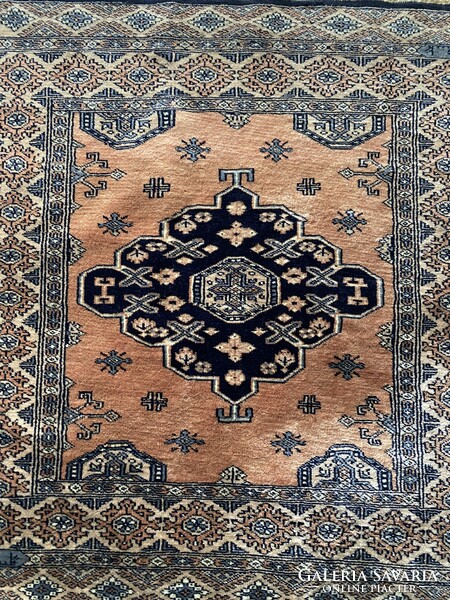 Hand-knotted Pakistani carpet 93x110