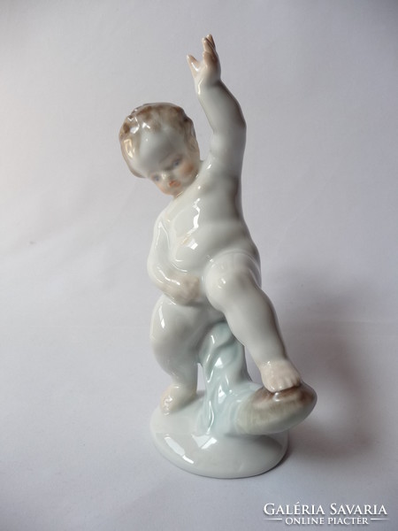 Herend putto figure