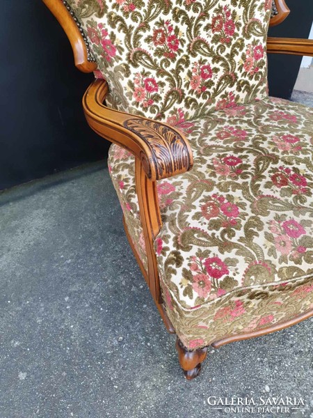 Antik karos-fotel ritka forma, különleges kárpit