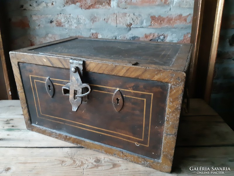 Early 20th century armor chest, salary chest